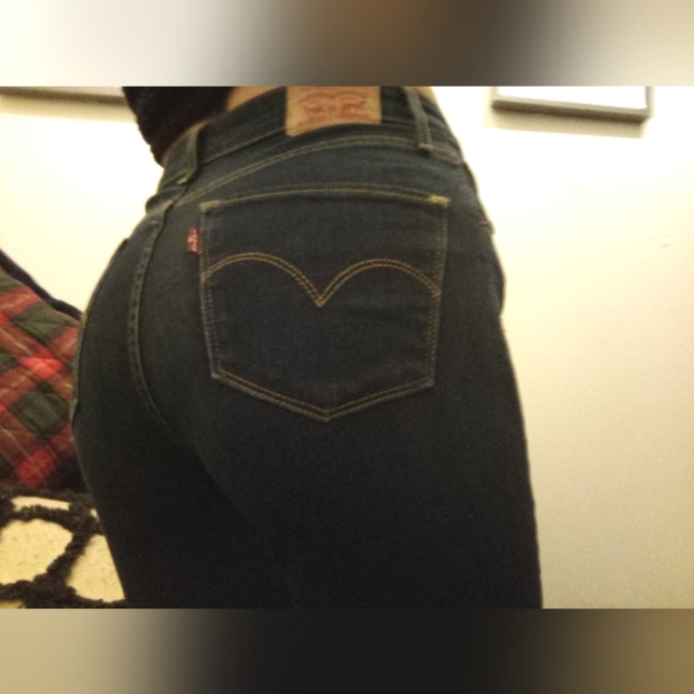Levi's 721 Size 28 Dark Wash